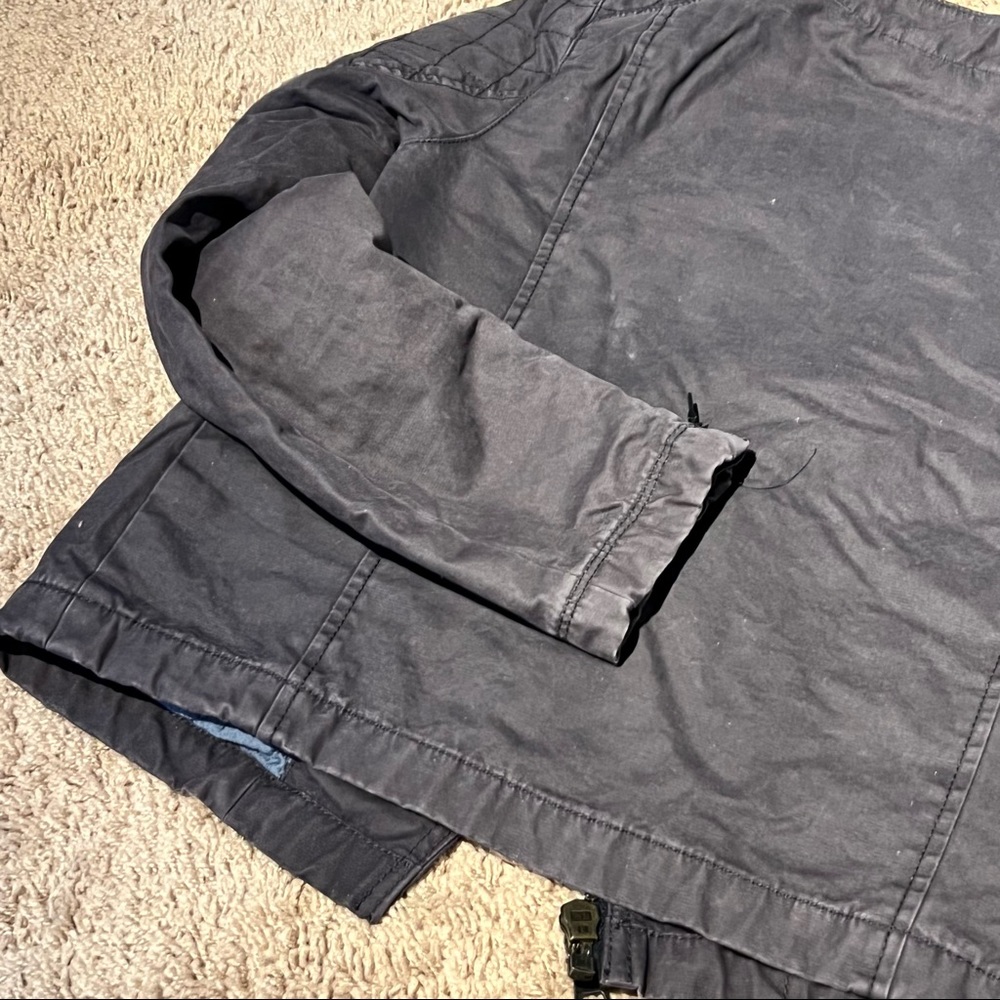 Gap quilted grey light jacket with zipper details size 6/ Med - Picture 2 of 8